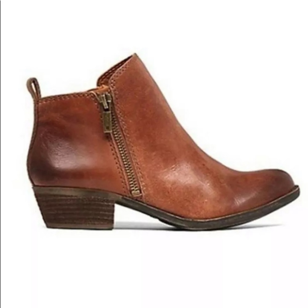 Super cute tan booties